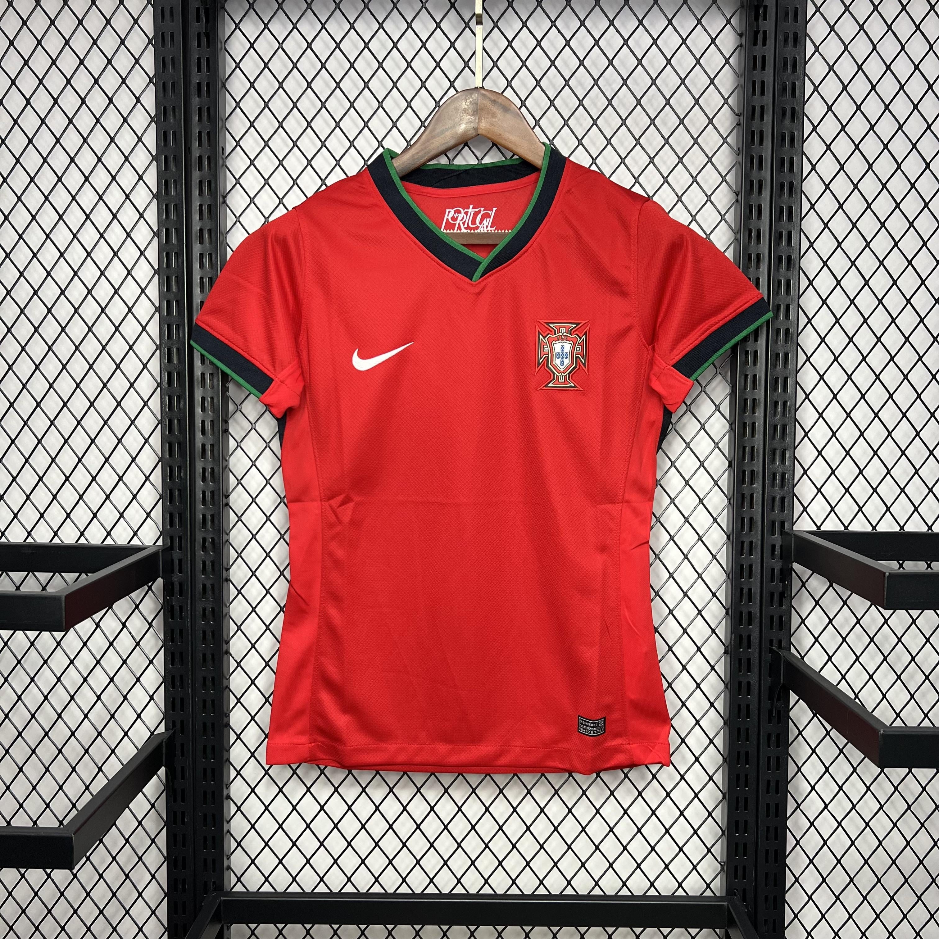 Camisa Portugal Home 24/25 Nike - Feminina