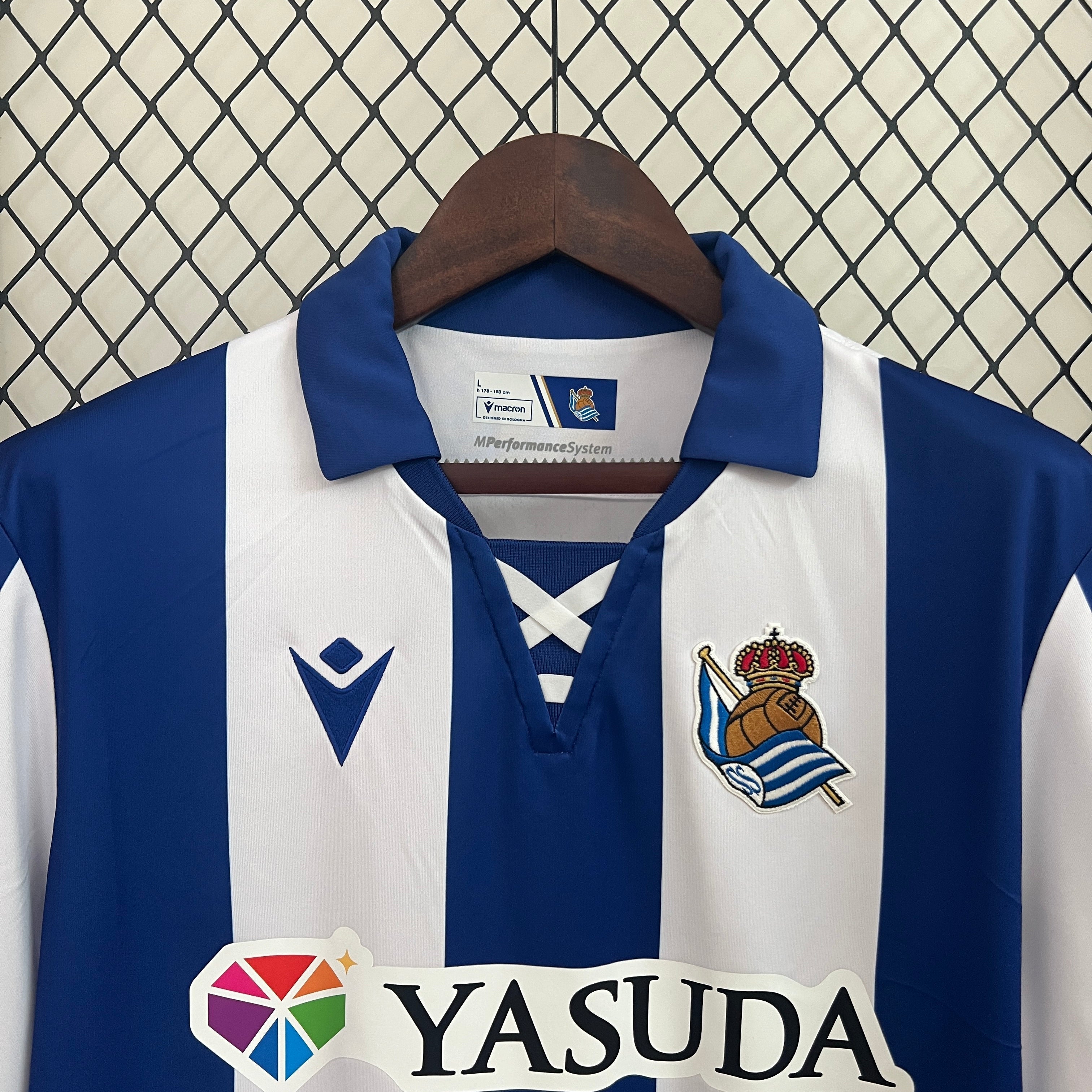 Camisa Real Sociedad Home 24/25 - Macron Torcedor Masculina
