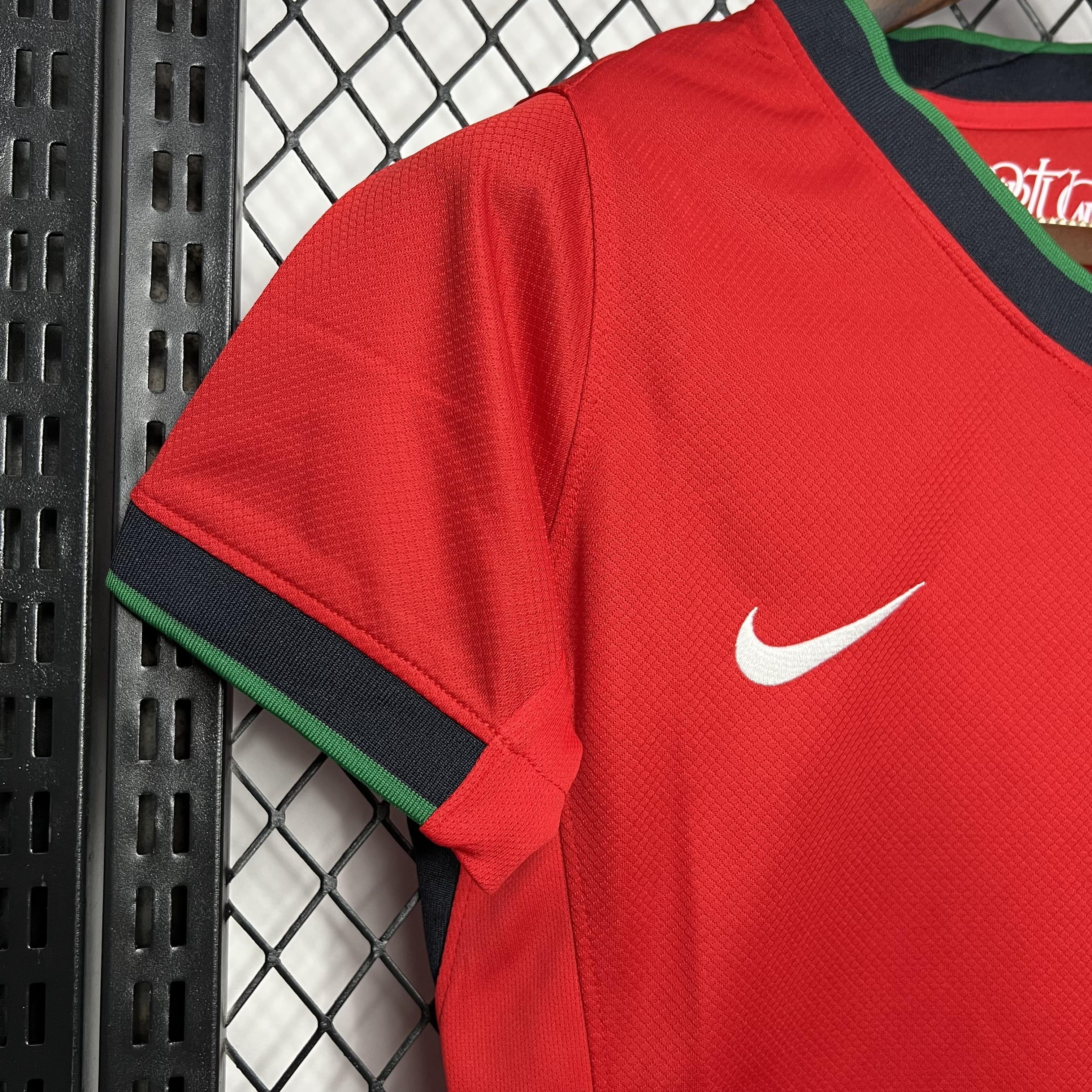 Camisa Portugal Home 24/25 Nike - Feminina