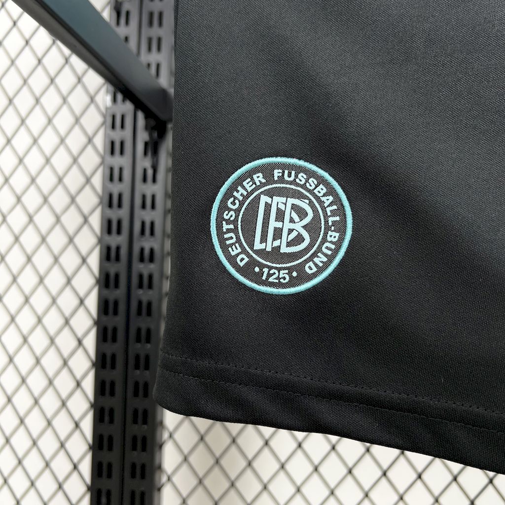 Kit Infantil Alemanha Especial 25/26 Adidas