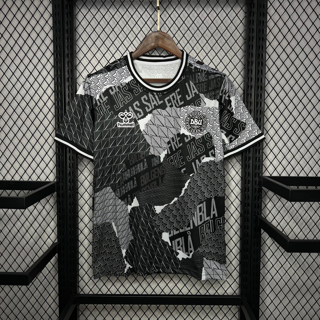 Camisa Dinamarca Pré-Jogo 24/25 - Torcedor Masculina Lançamento
