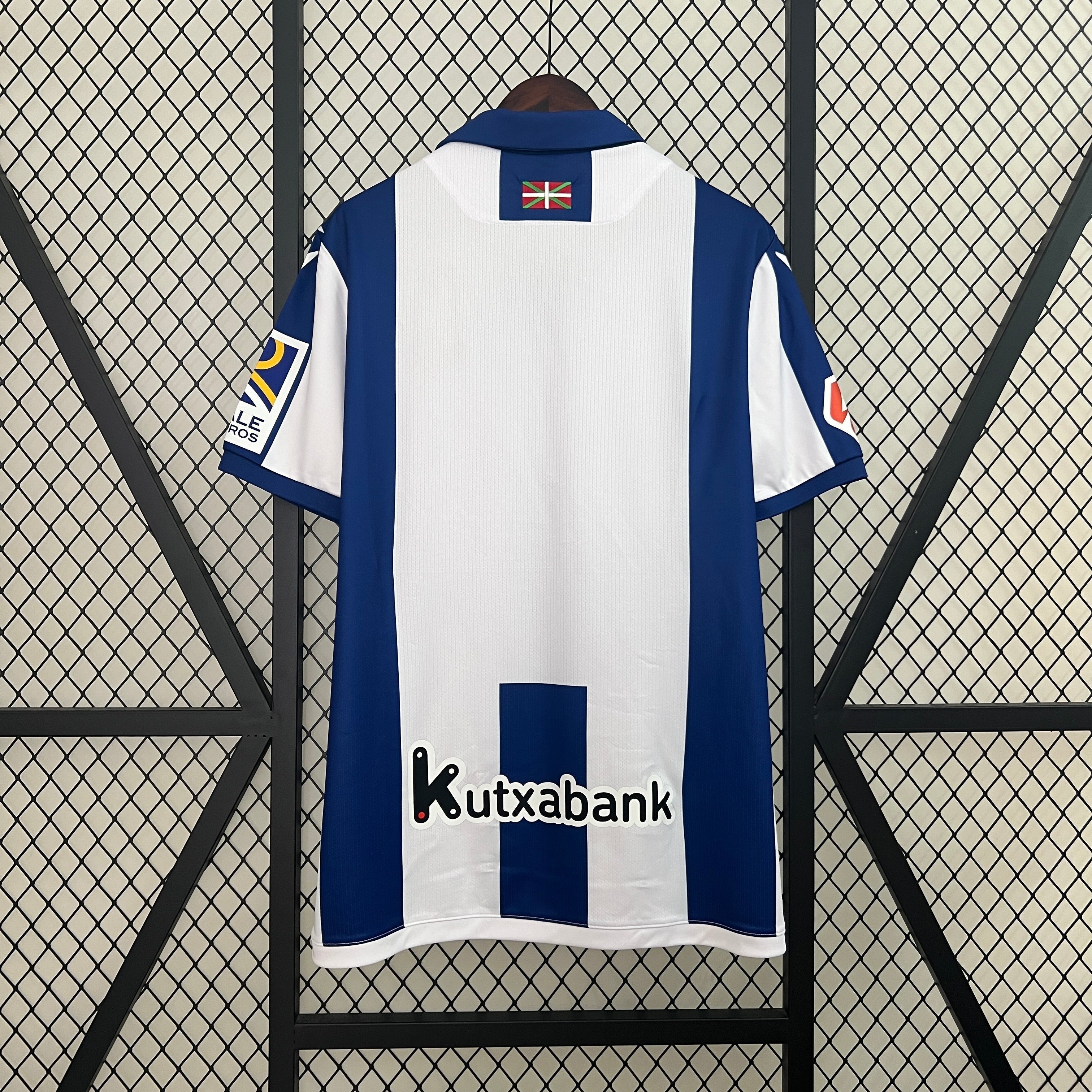 Camisa Real Sociedad Home 24/25 - Macron Torcedor Masculina