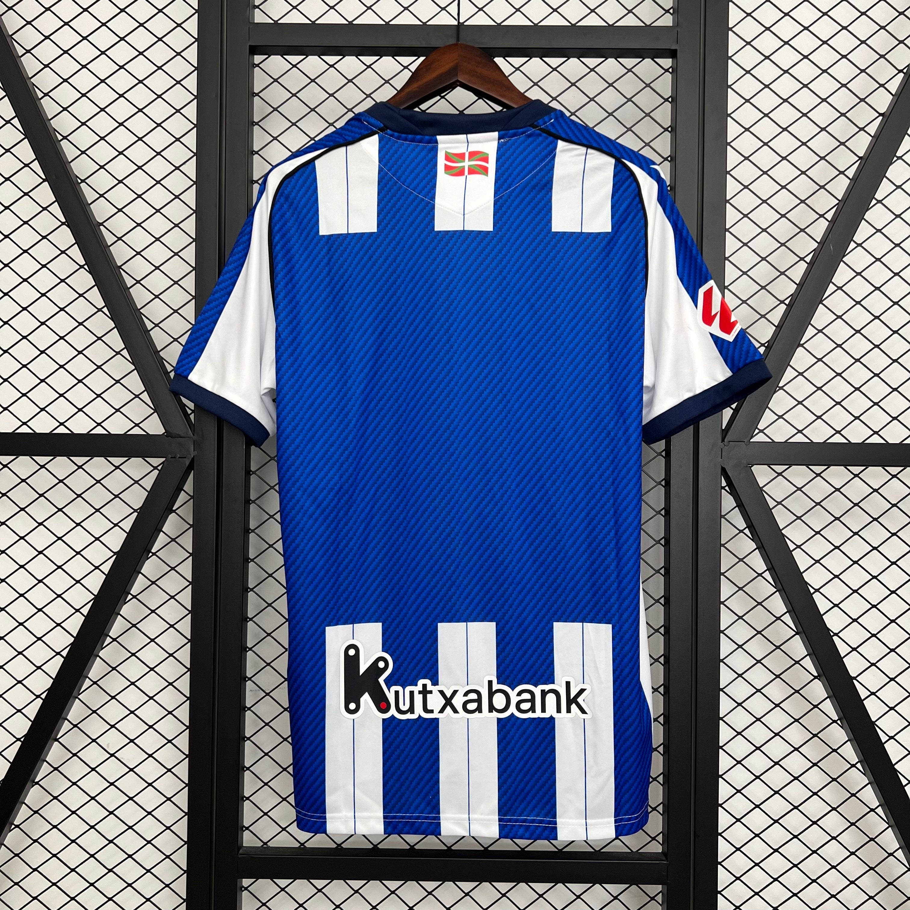 Camisa Real Sociedad Home 25/26 - Macron - Torcedor - Masculina